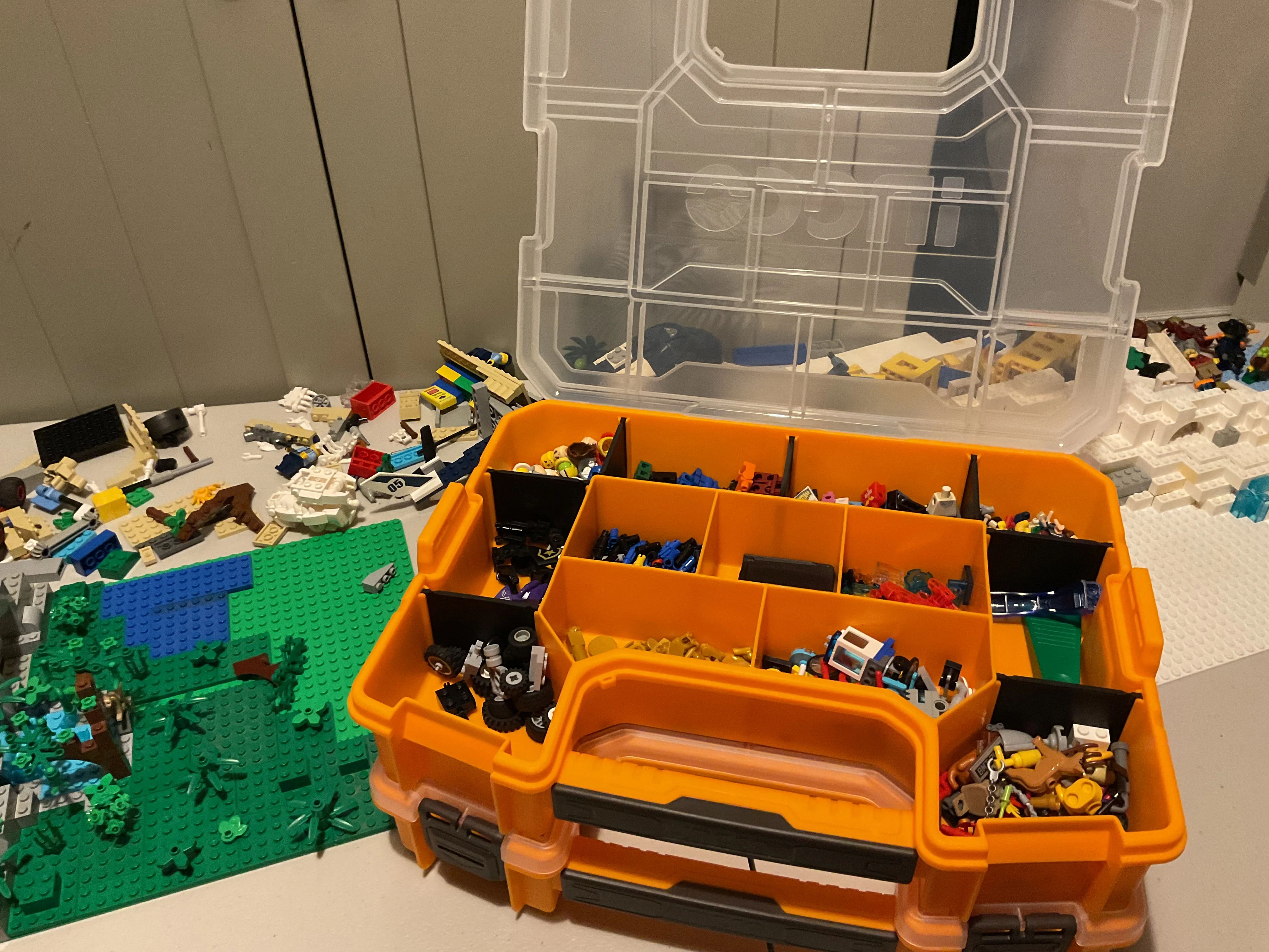 INGCO Plastic Organiser Stackable 15 Inch Small-Parts Storage Box