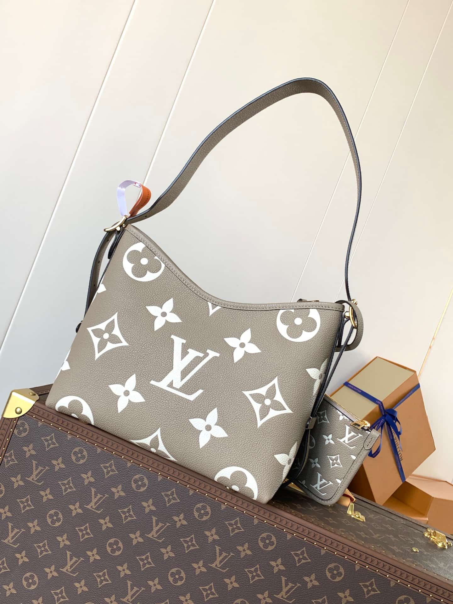 Louis Vuitton CarryAll PM Embossed supple grained cowhide leather M47180 Tourterelle Gray High