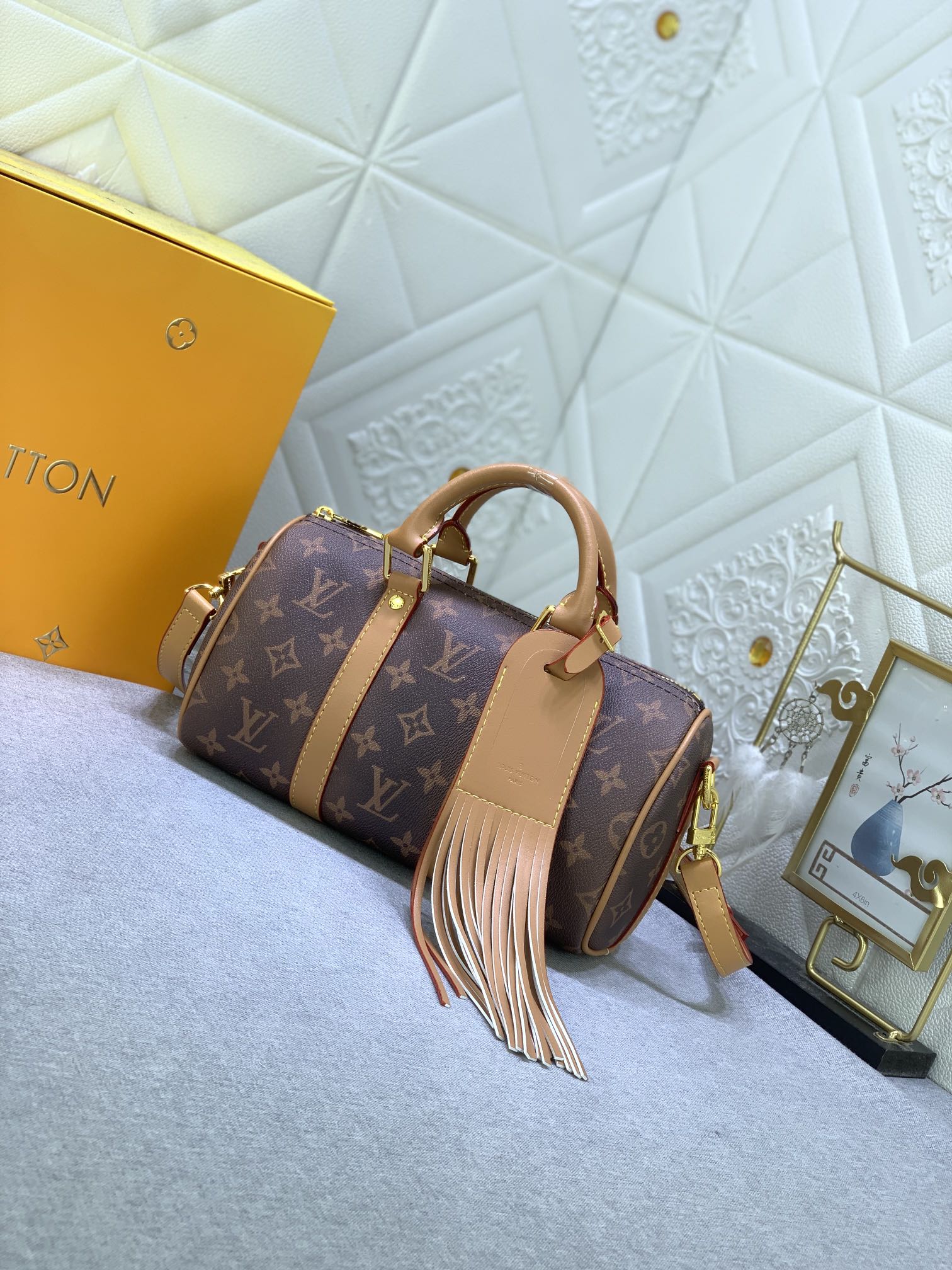Louis Vuitton Monogram Eclipse Reverse Keepall 25 Travel Bags Size 25*15*11cm