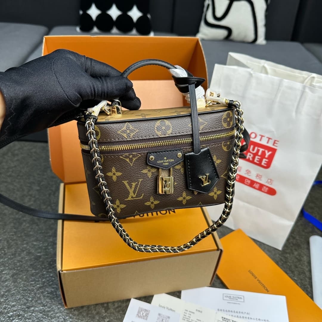 Louis Vuitton Vanity Chain Pouch Monogram coated canvas M47125