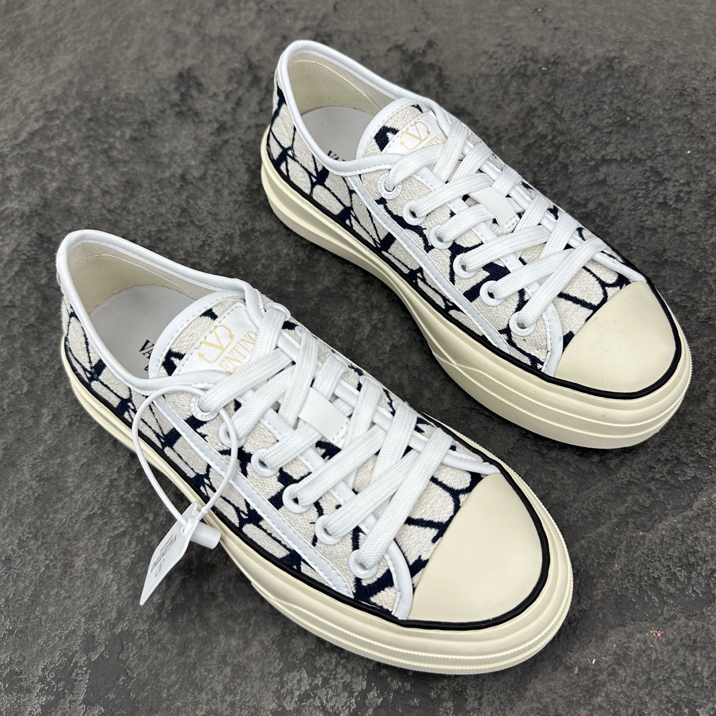 Valentino   2026ss  New Sneaker  Size 36-46