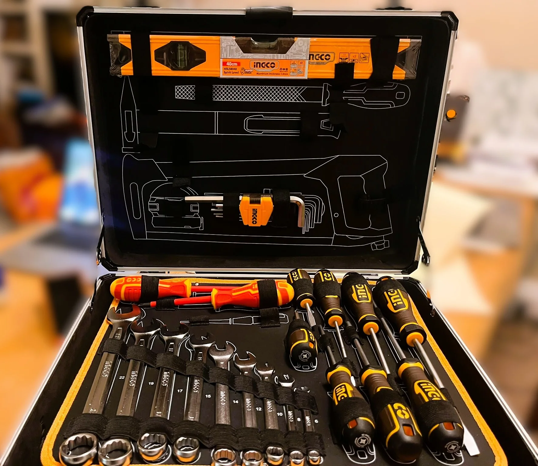 INGCO Hand Tools Set 147-Piece in Metal Case Professional