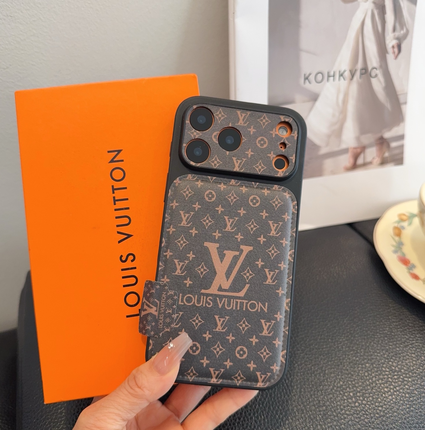 Louis Vuitton Phone Case iPhone 13 - 17