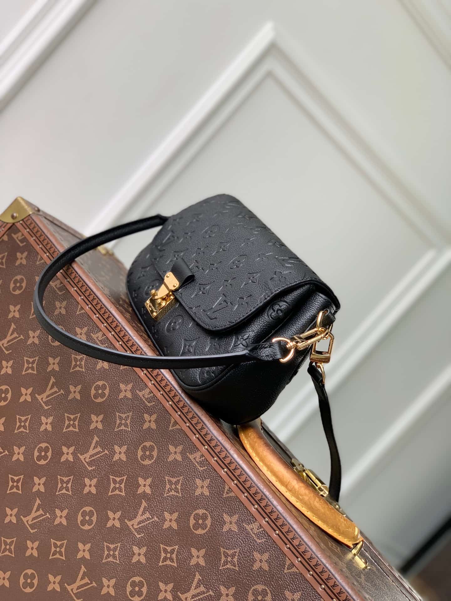 Louis Vuitton Pochette Métis Soft Black Cowhide leather M29783 High