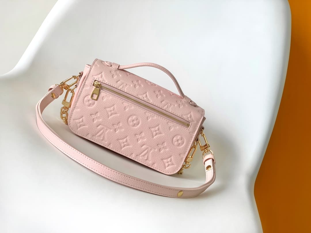 Louis Vuitton POCHETTE MÉTIS EAST WEST Pink Grained cowhide leather M47045 High