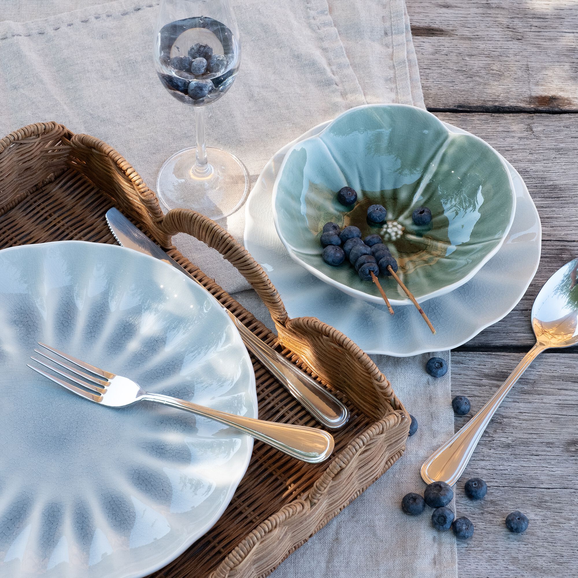 GIULIA - Assiette à dessert ondulée en grès D21cm - bleu