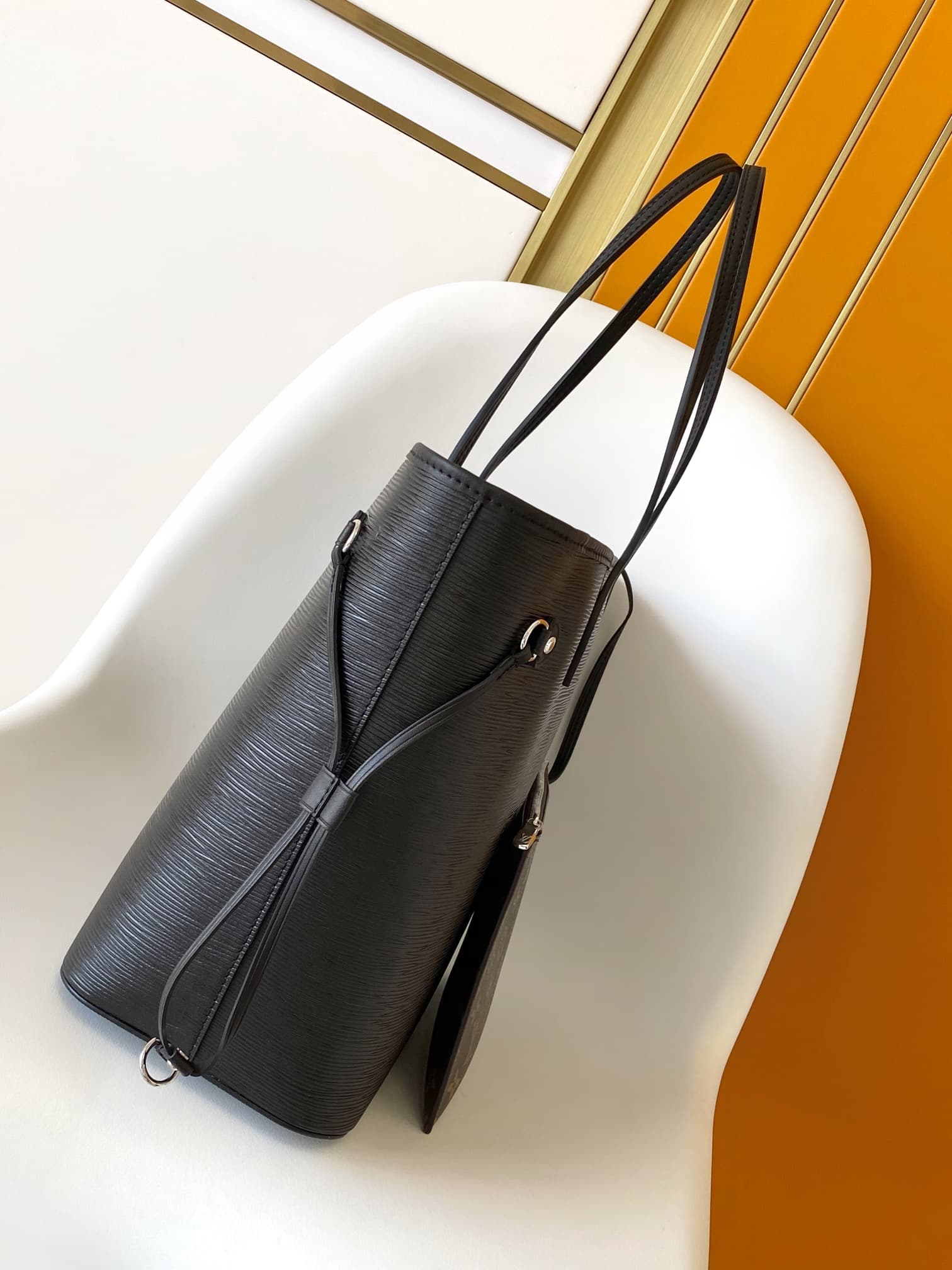 Louis Vuitton Neverfull MM Black Epi grained leather M11930 High