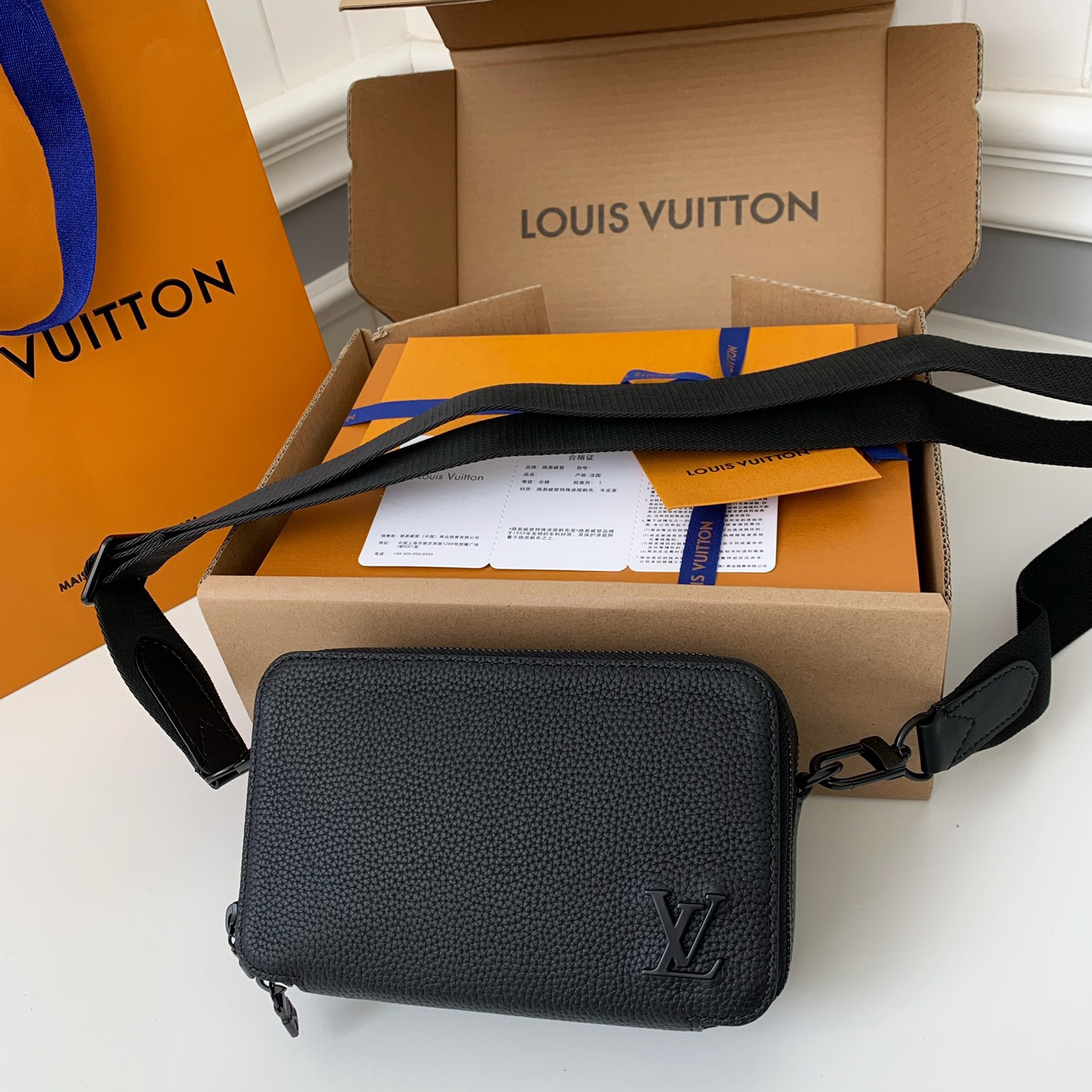 Louis Vuitton M59161 Alpha Wearable Wallet Men Bags Size 18.5*11*6.5cm