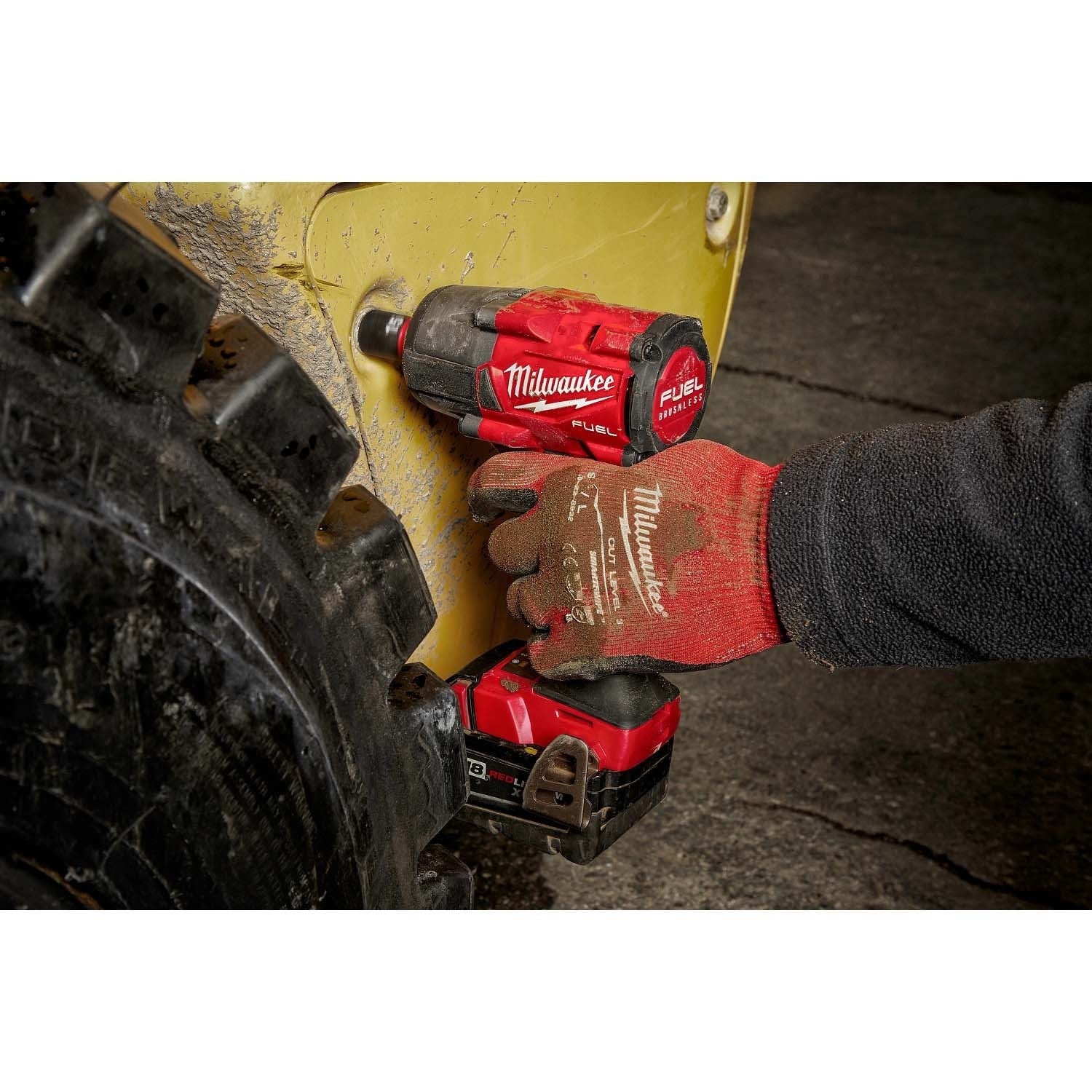 Milwaukee 48-22-9490 242pc. 1/4”, 3/8”, & 1/2” Drive Metric & SAE Ratchet & Socket Set