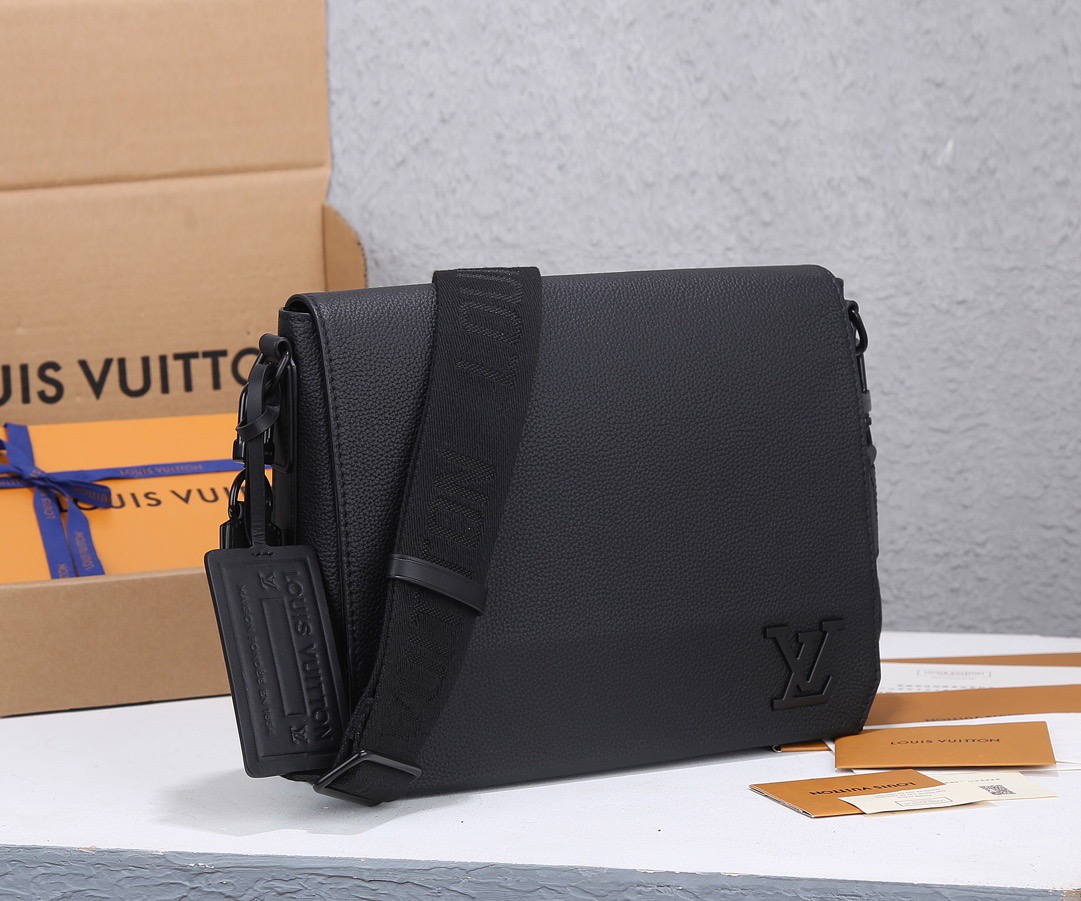 Louis Vuitton M57080 Aerogram Shoulder Bags Size 28*24*10cm