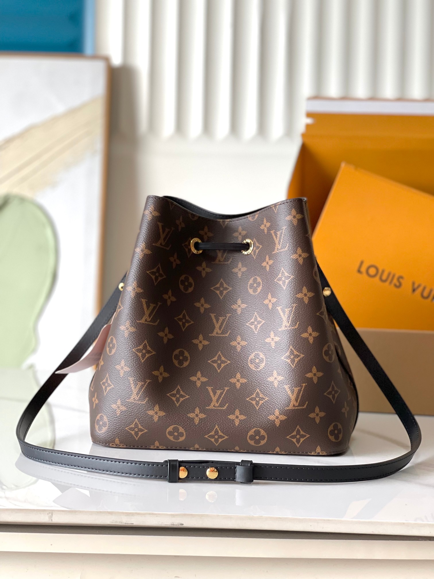 Louis Vuitton NéoNoé MM Bucket Bag Monogram Canvas Black Trim M44020 Size 27*26*22cm