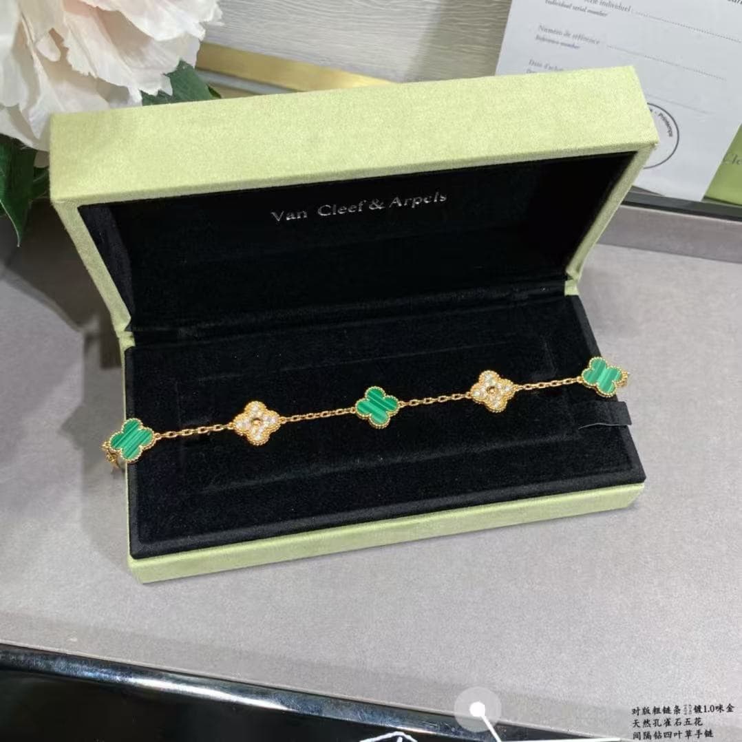 Van Cleef & Arpels Vintage Alhambra Bracelet High-end version V gold plating
