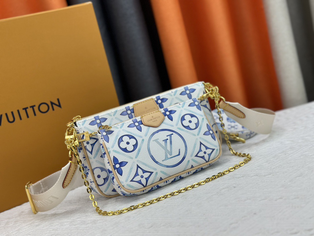 Louis Vuitton M25374 Multi Pochette Accessoires Shoulder Bags Size 24*13.5*4cm