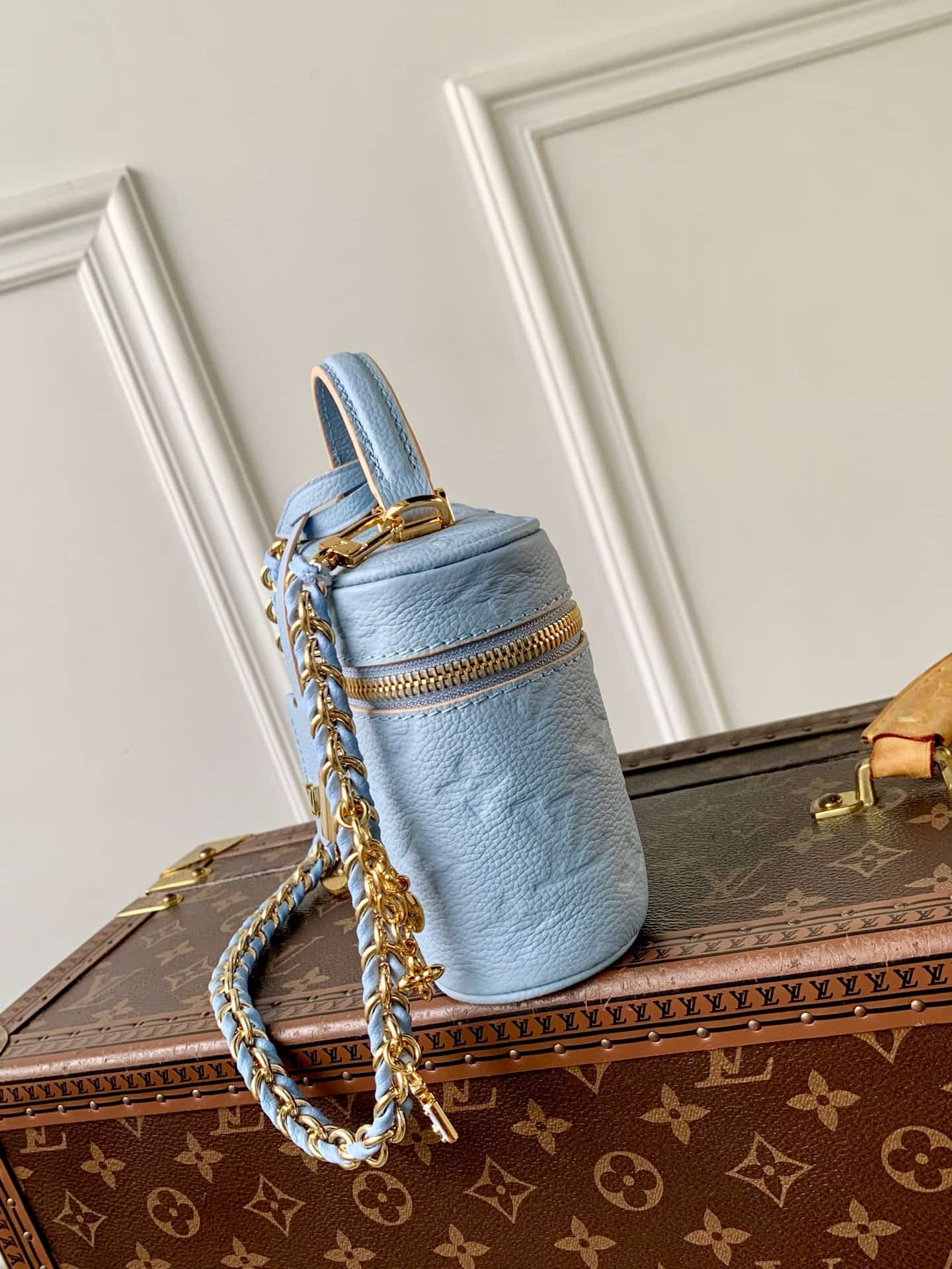 Louis Vuitton Vanity Chain Pouch Blue Iris/Peuplier Cowhide leather M2A007 High