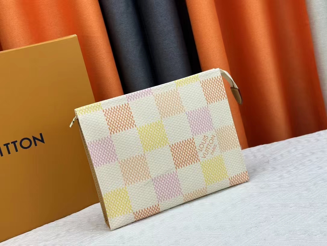 Louis Vuitton Monogram Titanium Clutch Bags Size 26*20*5cm