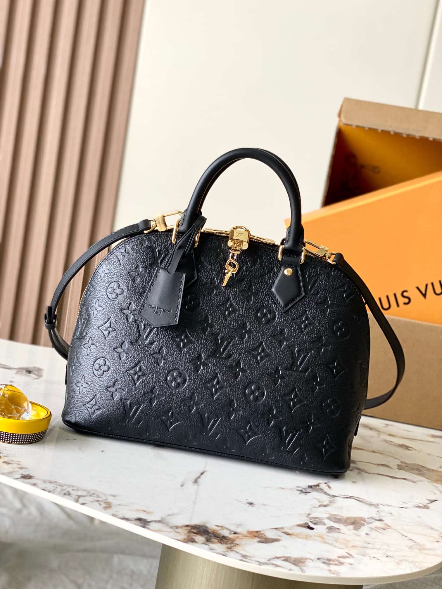 Louis Vuitton Alma PM Black Calfskin leather M26489 TOP
