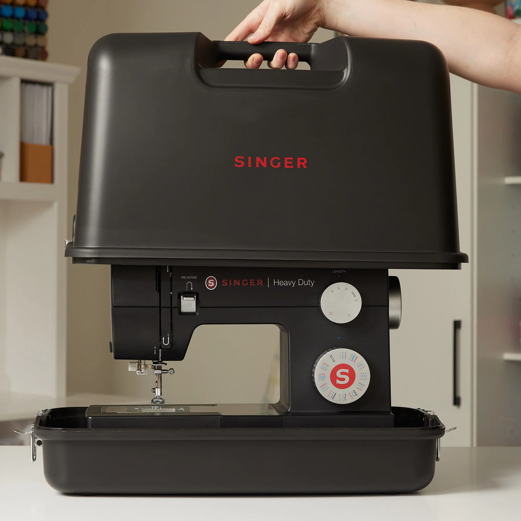 SINGER® Heavy Duty 4432 Black Sewing Machine & Black Universal Hard Case Bundle