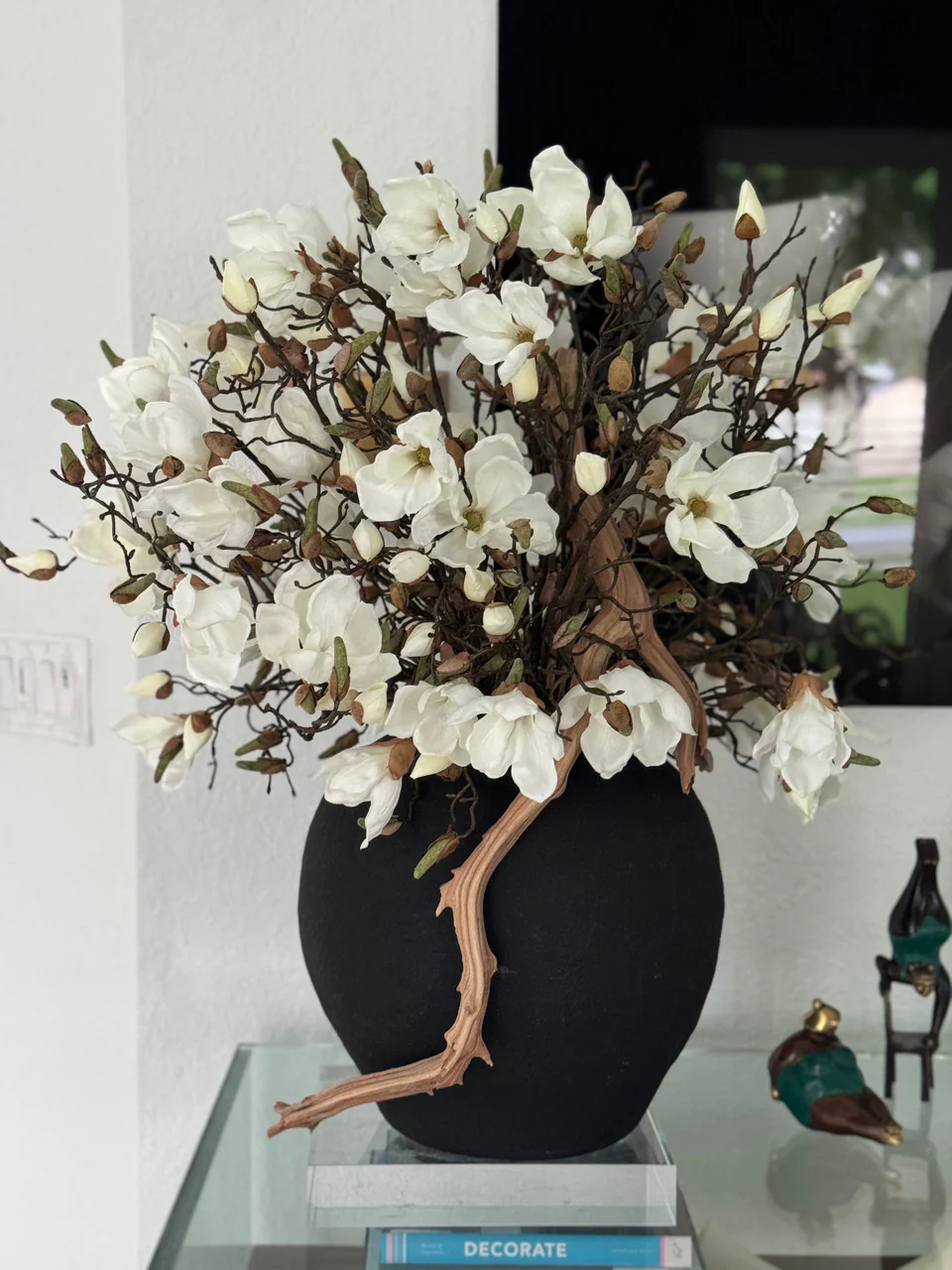 Black Konos Vase with White Magnolias
