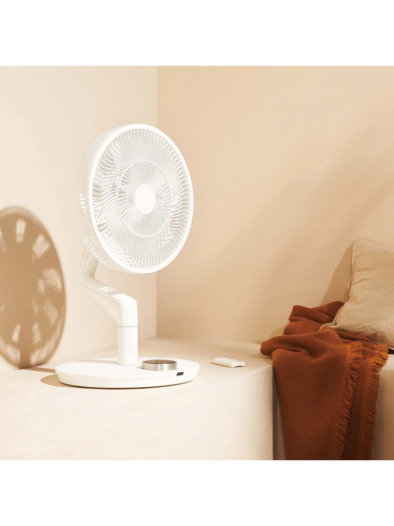 Whisper Flex Ultimate Fan White and Battery Pack