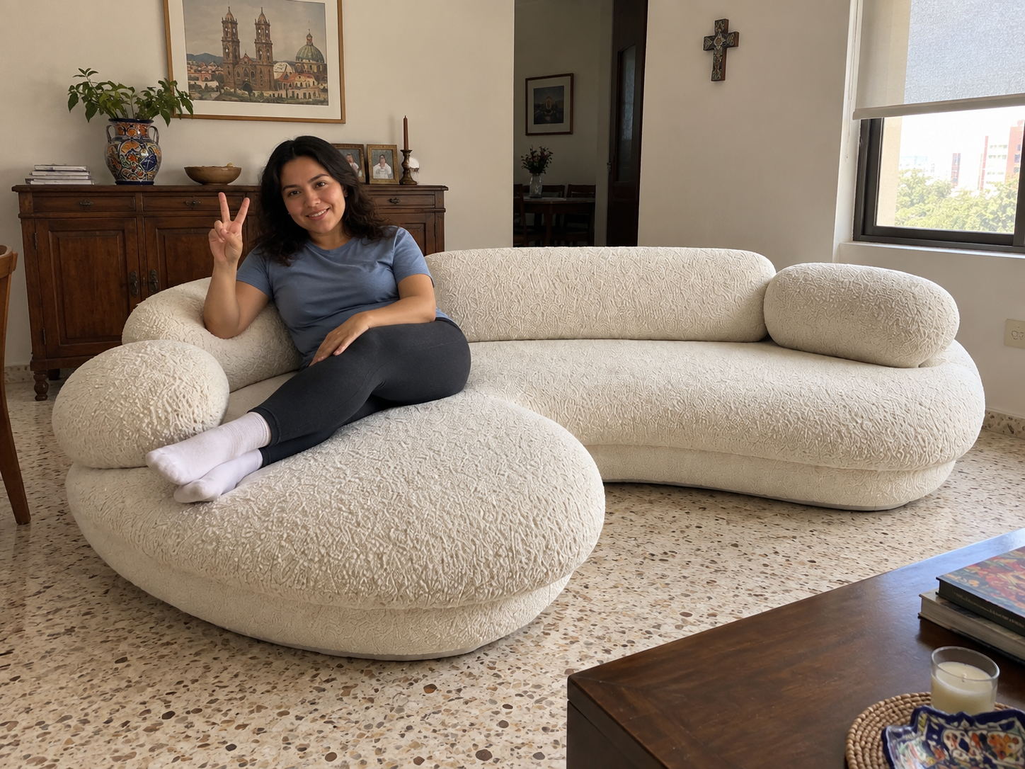 Lunara home IA 2 — La chaise, protagonista del descanso.