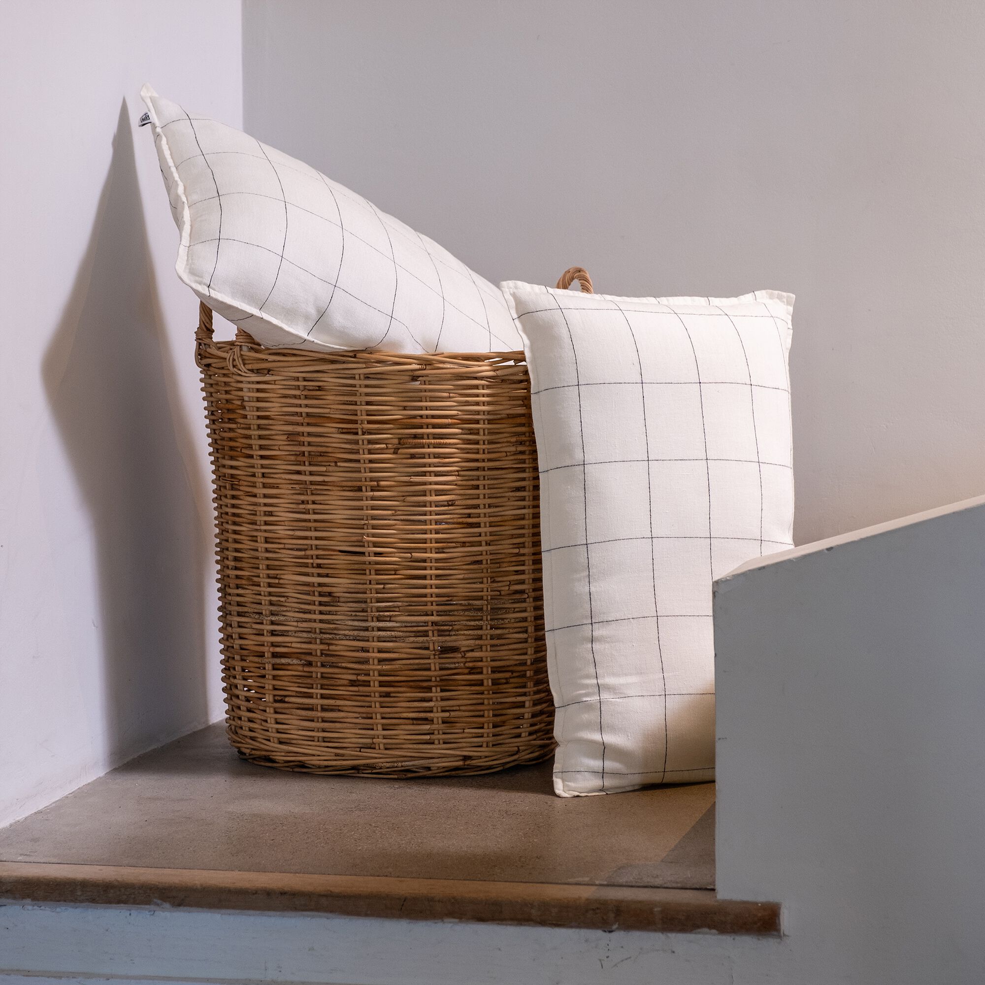 TETRA - Coussin à carreaux en lin 40x60cm - blanc