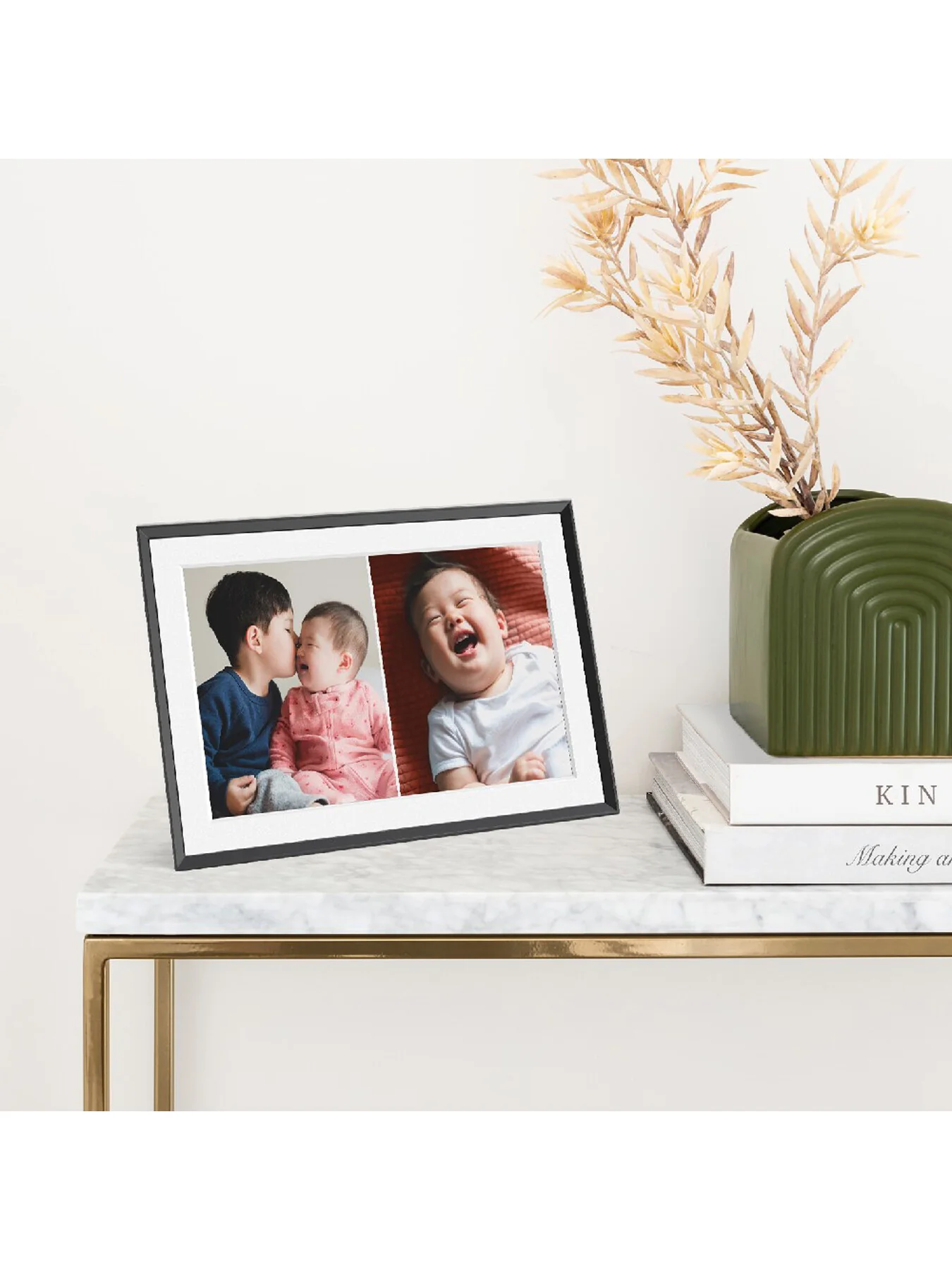 Carver WiFi-connected Matted Picture Frame