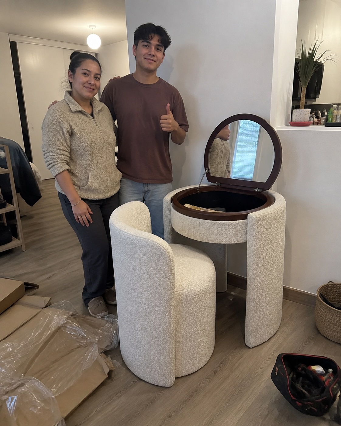 Tocador Nébula instalado en una recámara