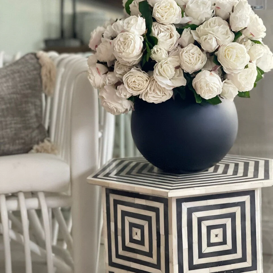 English Roses in Matte Black Fishbowl Vase