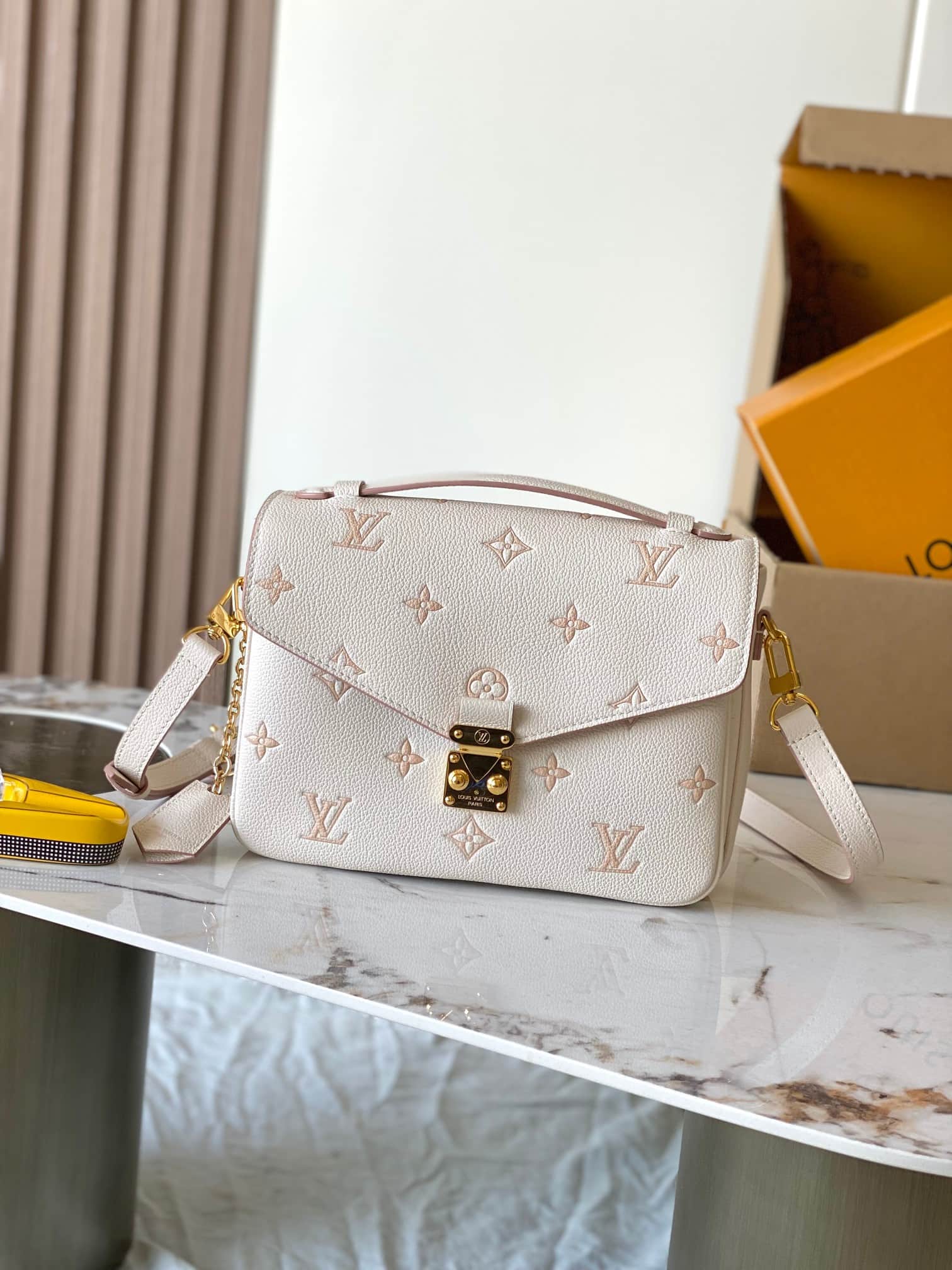 Louis Vuitton Pochette Métis Debossed grained cowhide leather M14977 Eden TOP