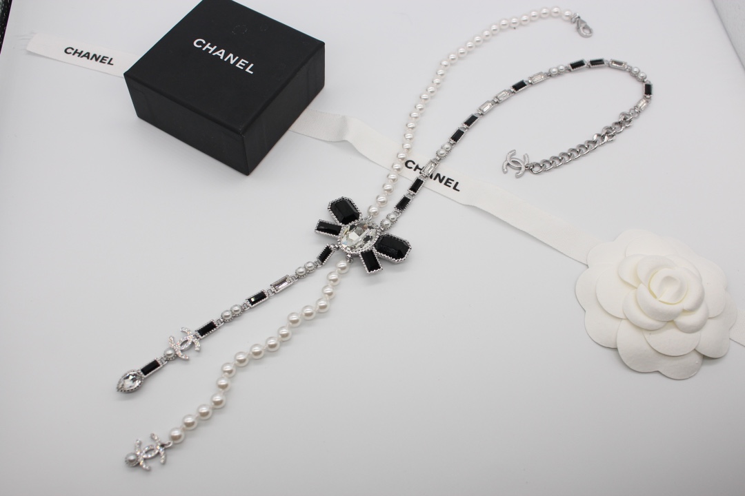Chanel Crystal Pearl Bow CC Necklace High