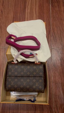 Louis Vuitton M42738 Cluny bb Women Bags Size 28*20*10cm