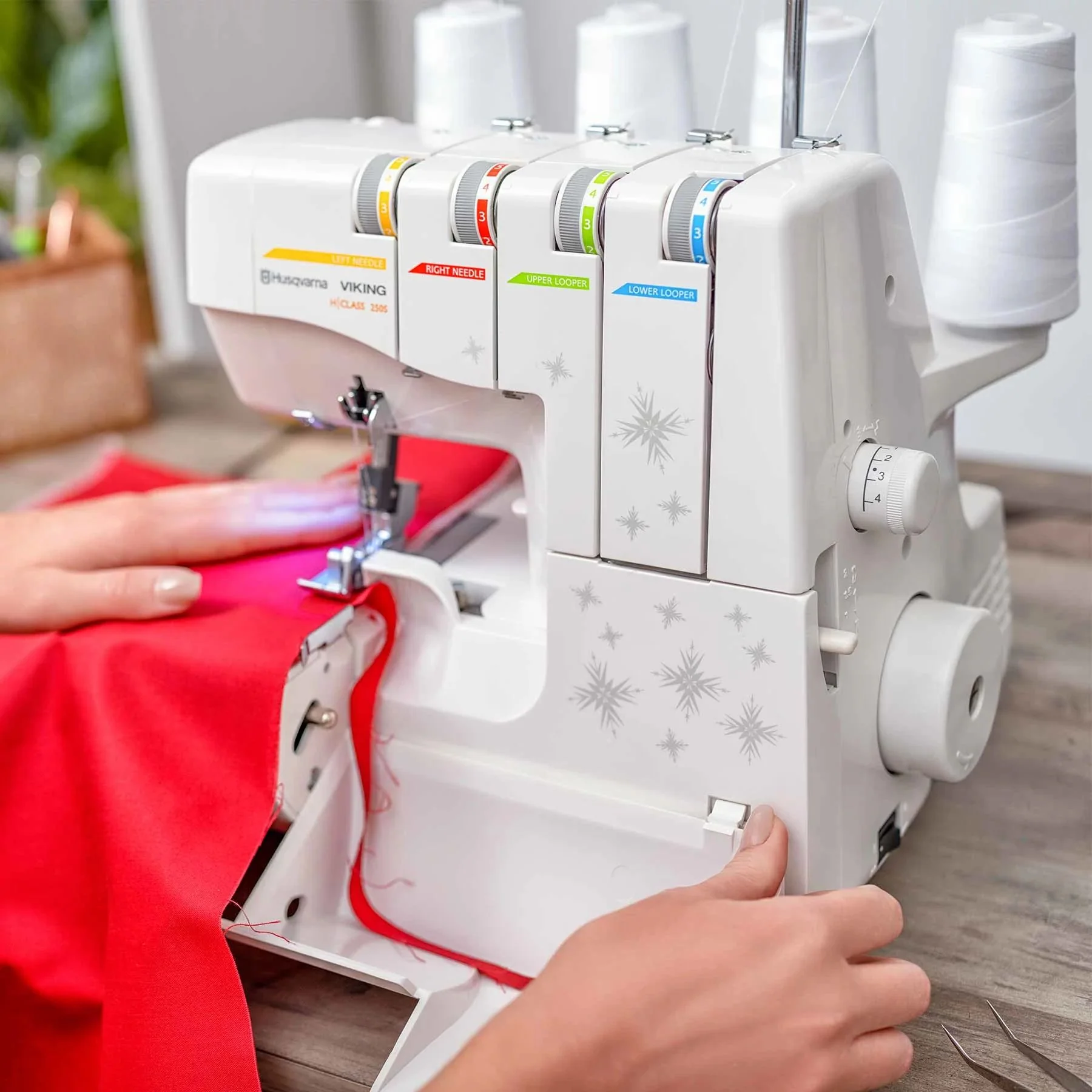 HUSQVARNA® VIKING® Refurbished H|CLASS™ 250S Overlock Machine