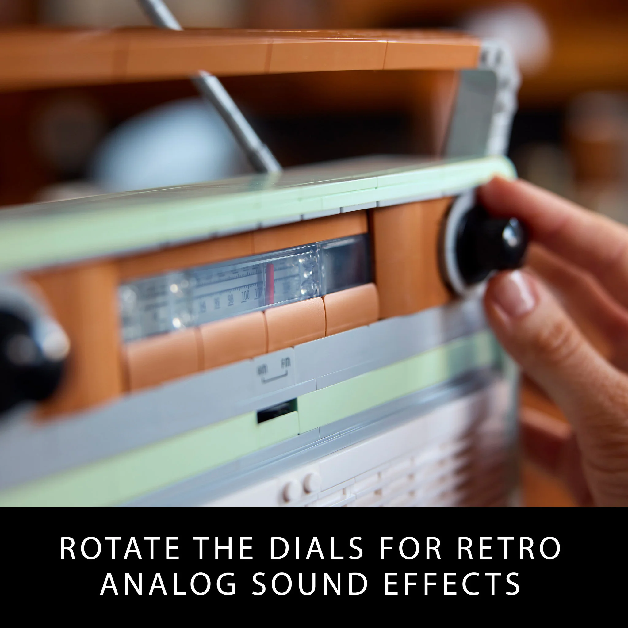 LEGO 10334 Icons Retro Radio