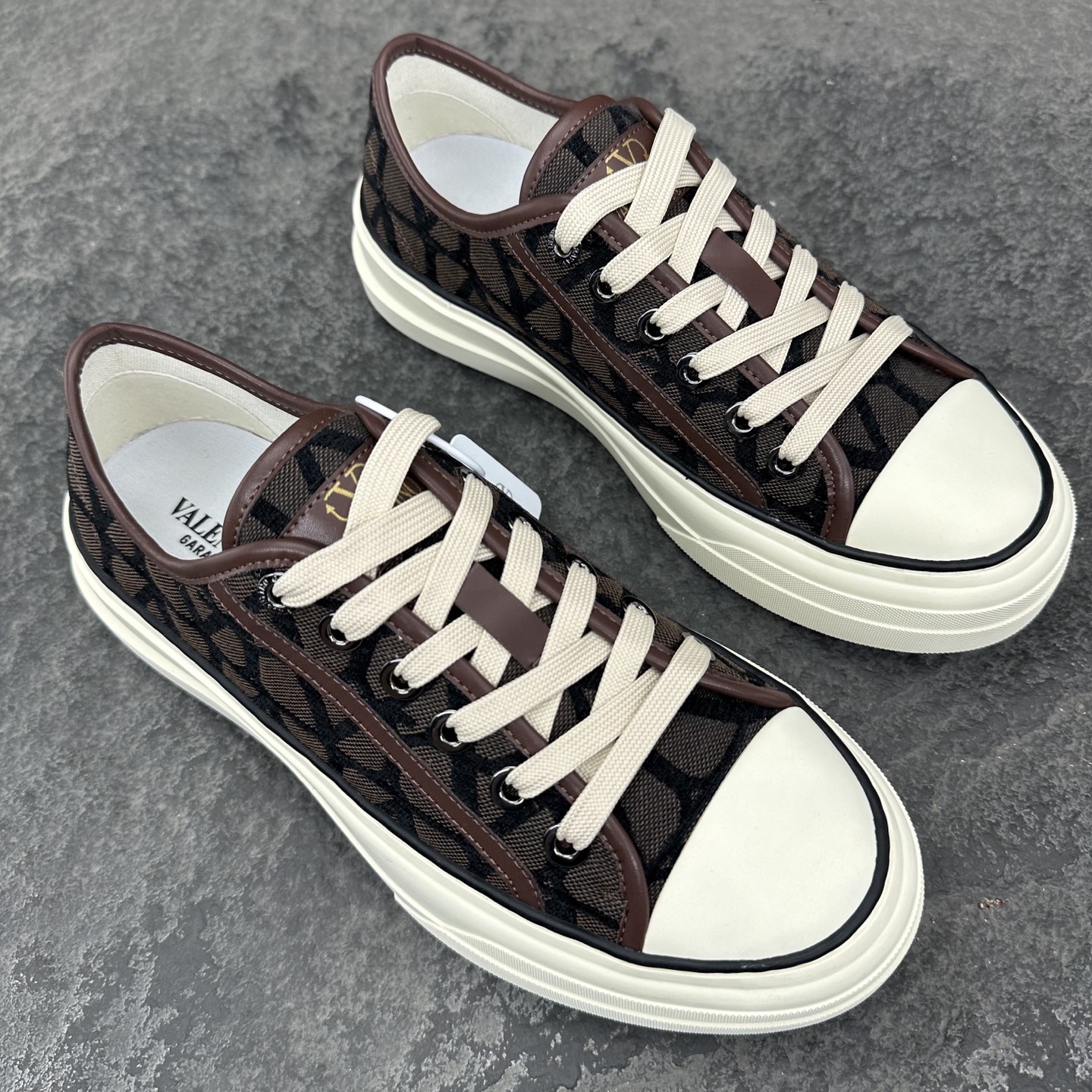 Valentino   2026ss  New Sneaker  Size 36-46