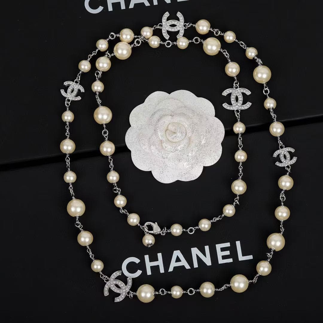 Chanel Pearl Necklace High