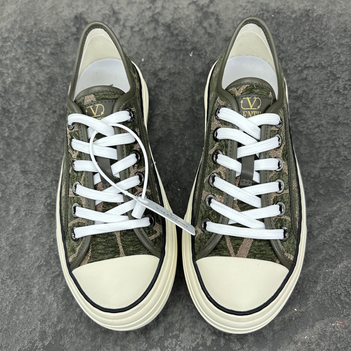Valentino   2026ss  New Sneaker  Size 36-46