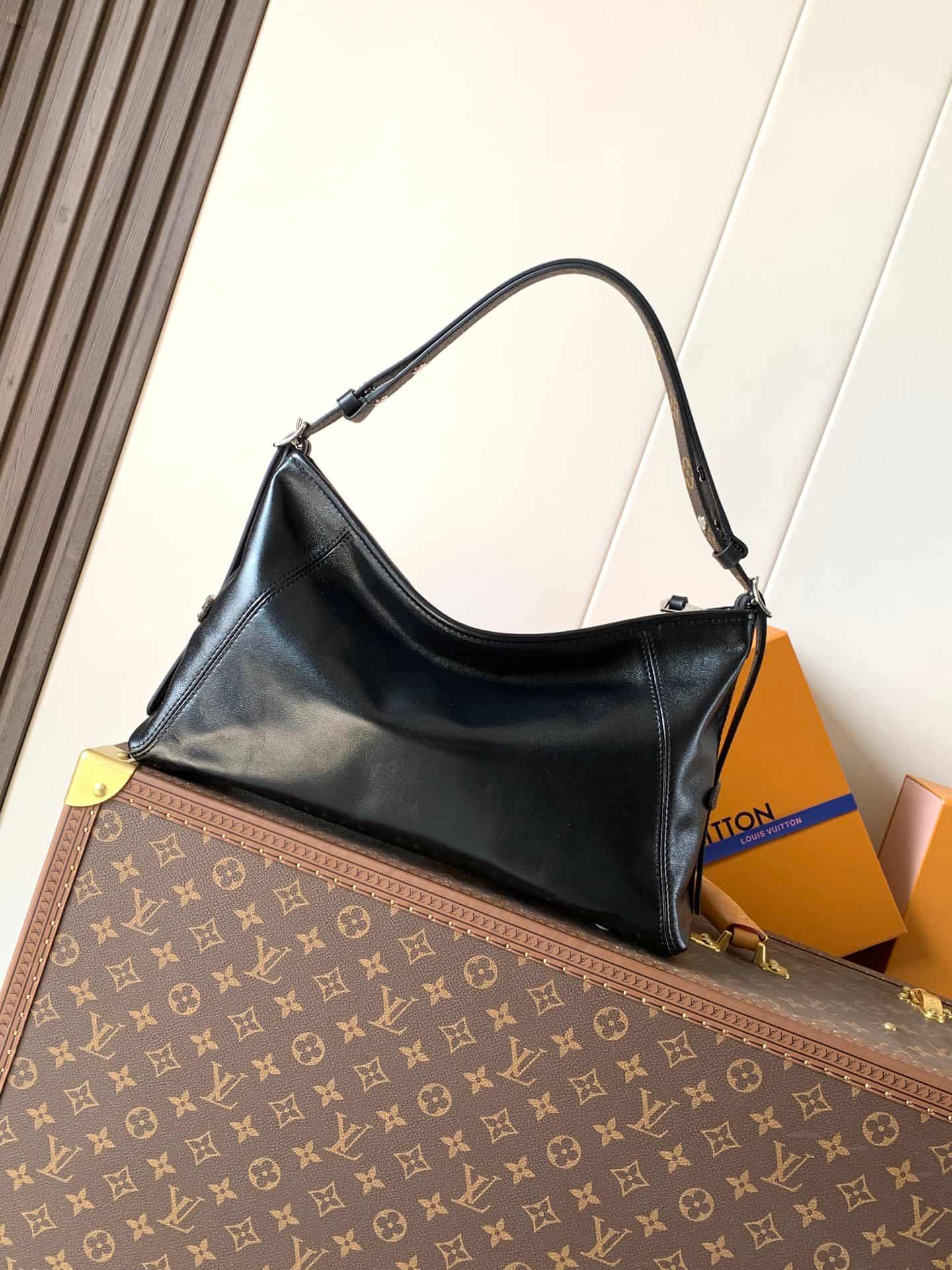 Louis Vuitton CarryAll East West LV Vibe Black M28160 High