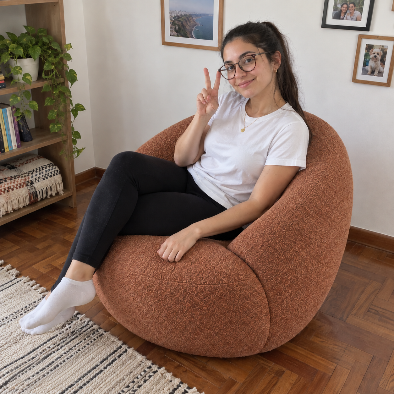 CurvaCasa en casa: escena ilustrativa 3 generada con IA, con personas ficticias