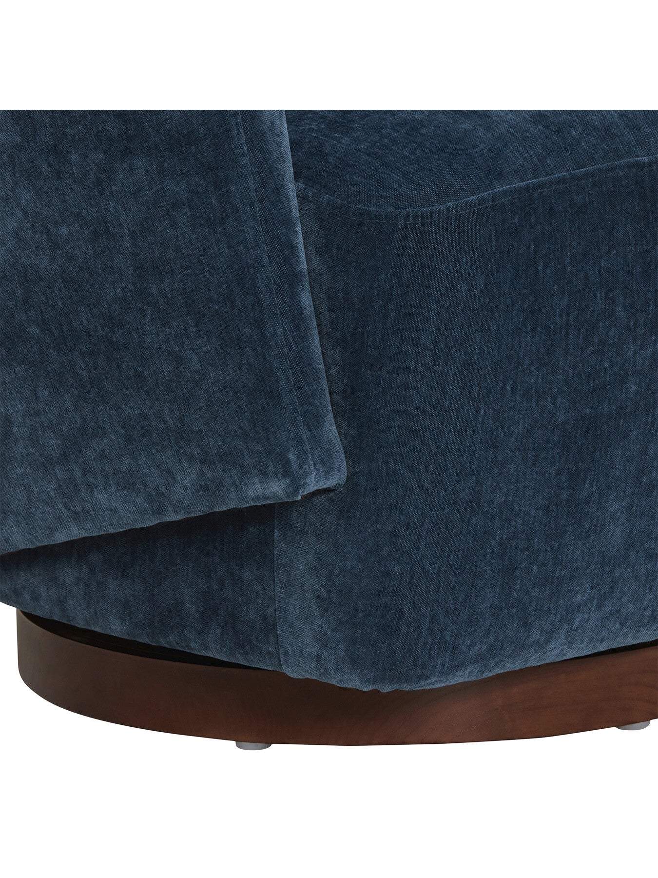 Pellaro Swivel Armchair