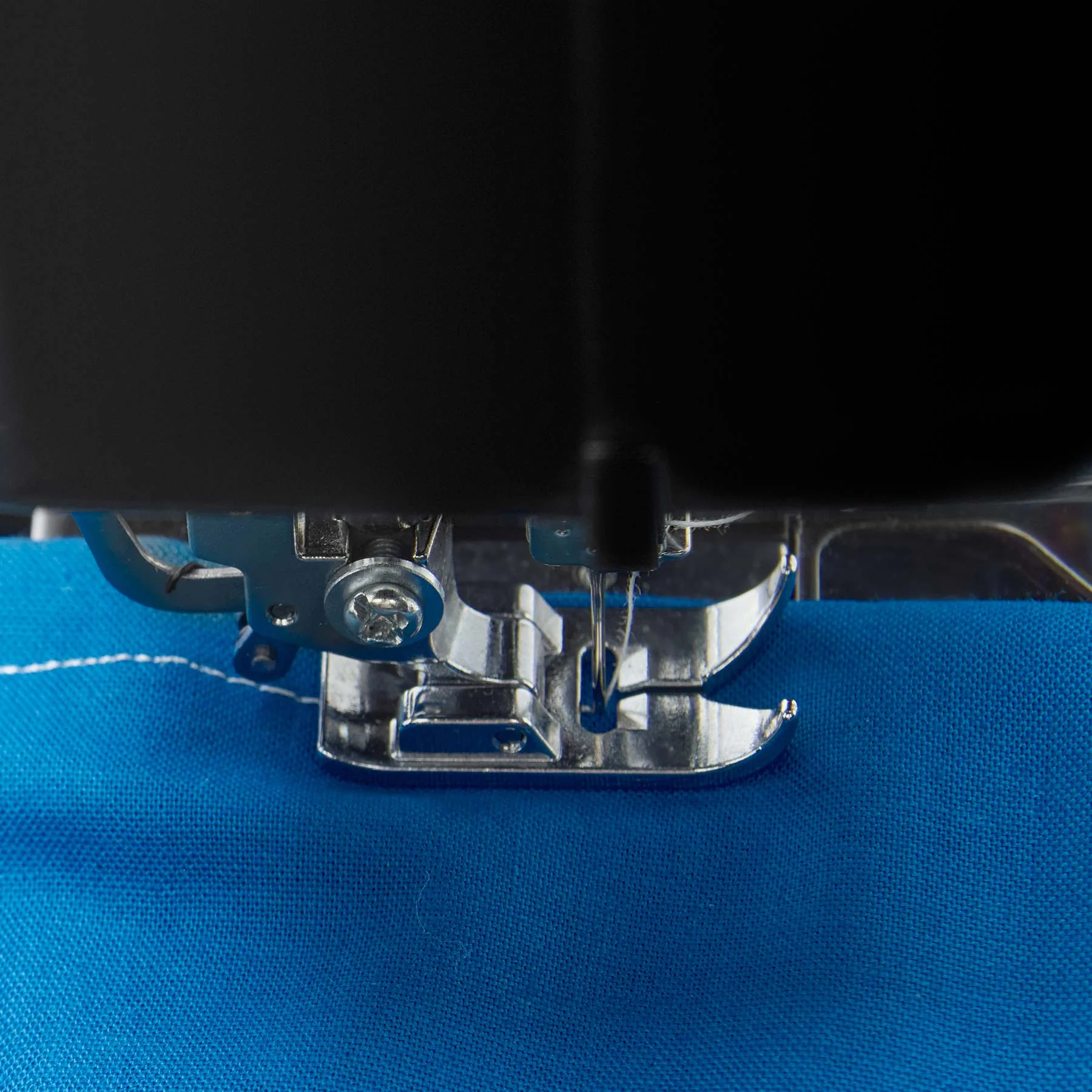 SINGER® M1000 Black Mending Machine