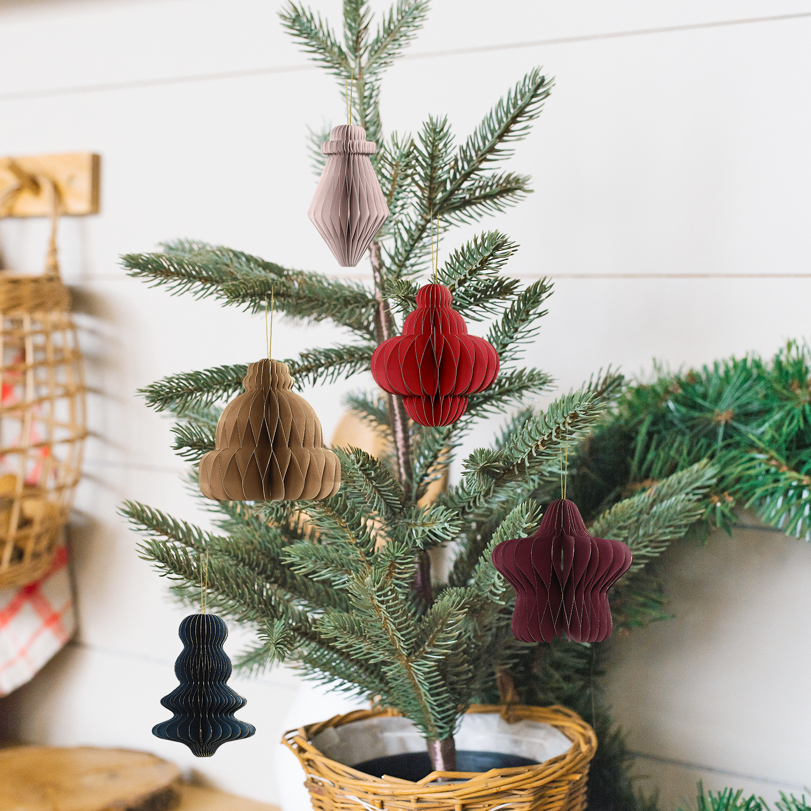 Large Paper Star Honeycomb Ornament for Christmas Decoration