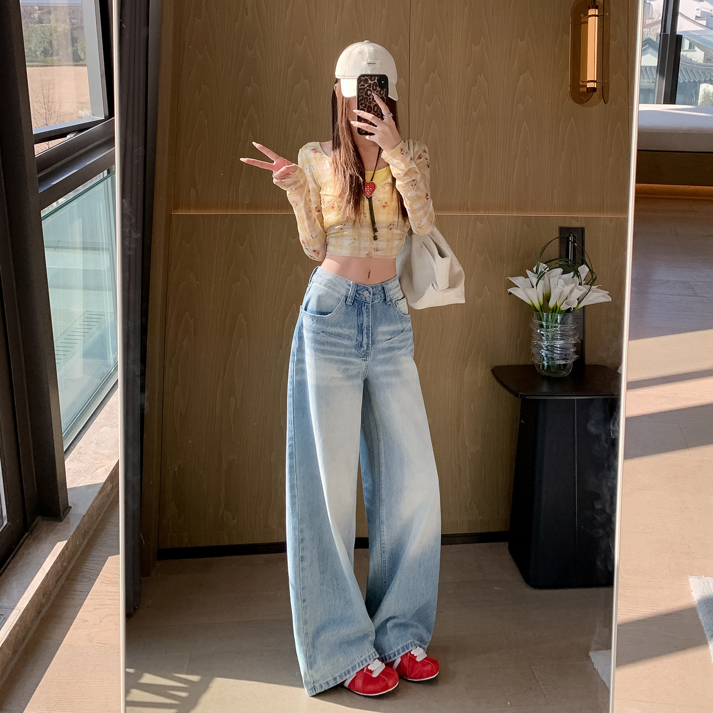 New retro wide-leg jeans for women, spring and autumn, loose fit, slimming, slightly flared, straight leg, floor-length.
