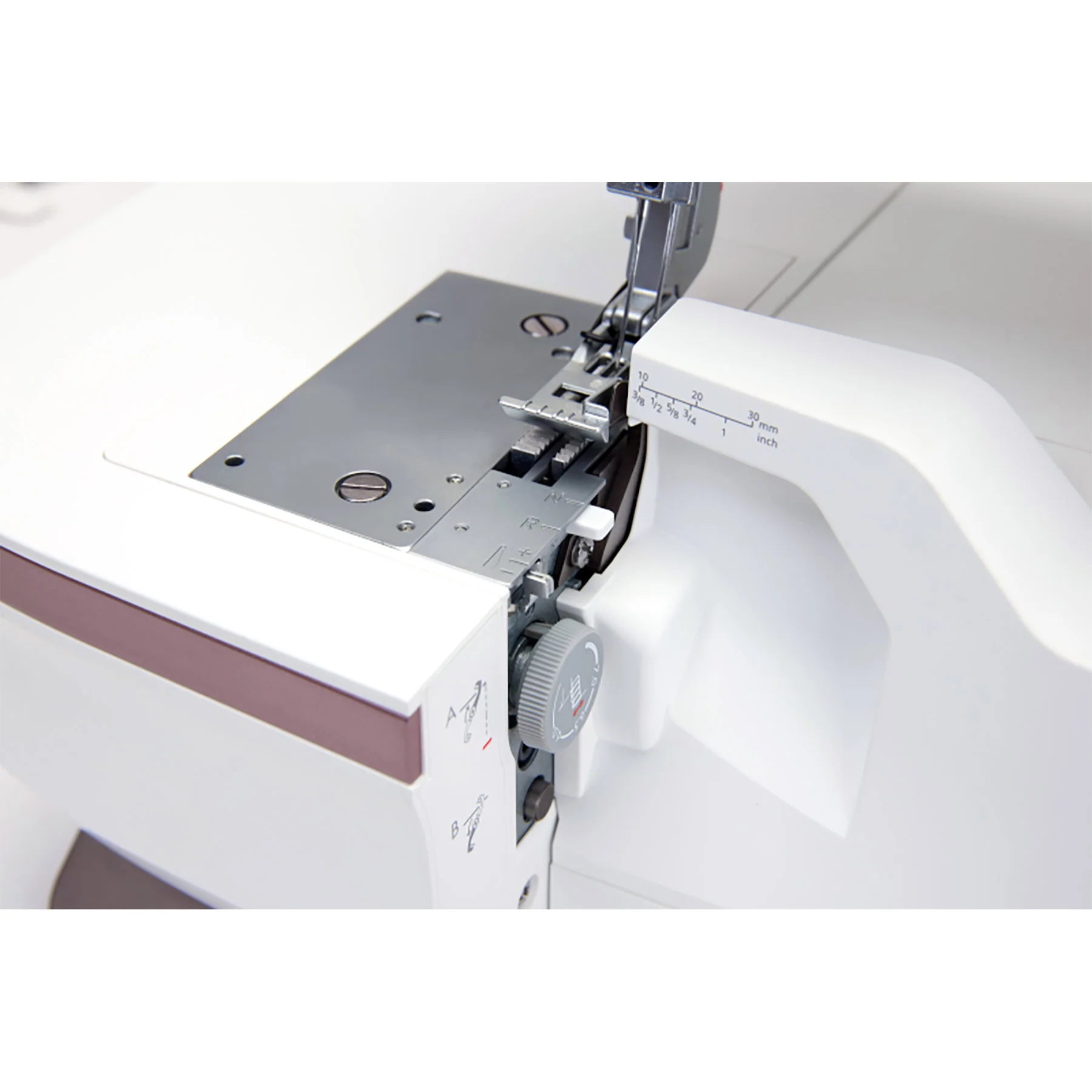 HUSQVARNA® VIKING® AMBER™ Air S | 500 Coverlock Machine