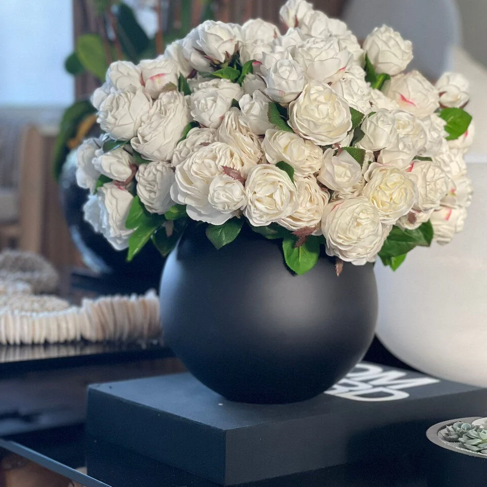 English Roses in Matte Black Fishbowl Vase