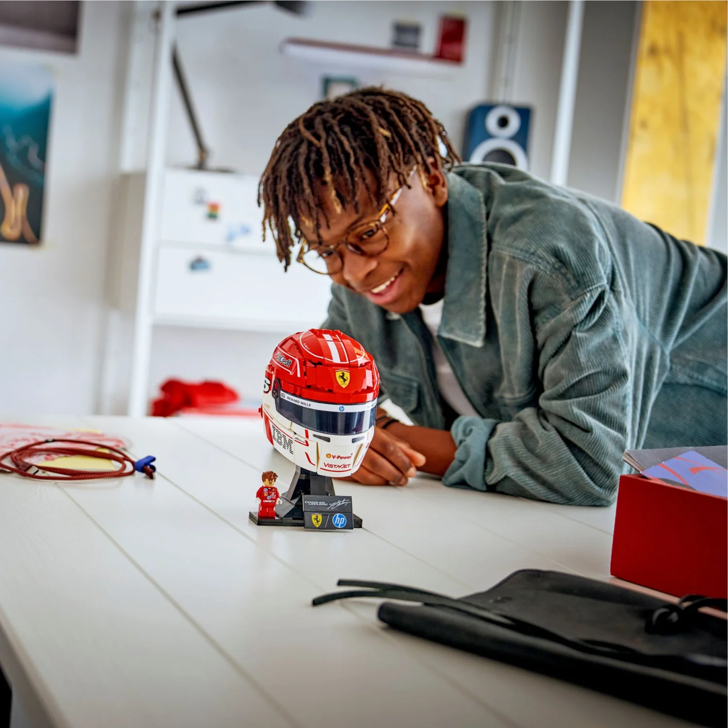 LEGO® Editions Scuderia Ferrari HP Charles Leclerc Helmet