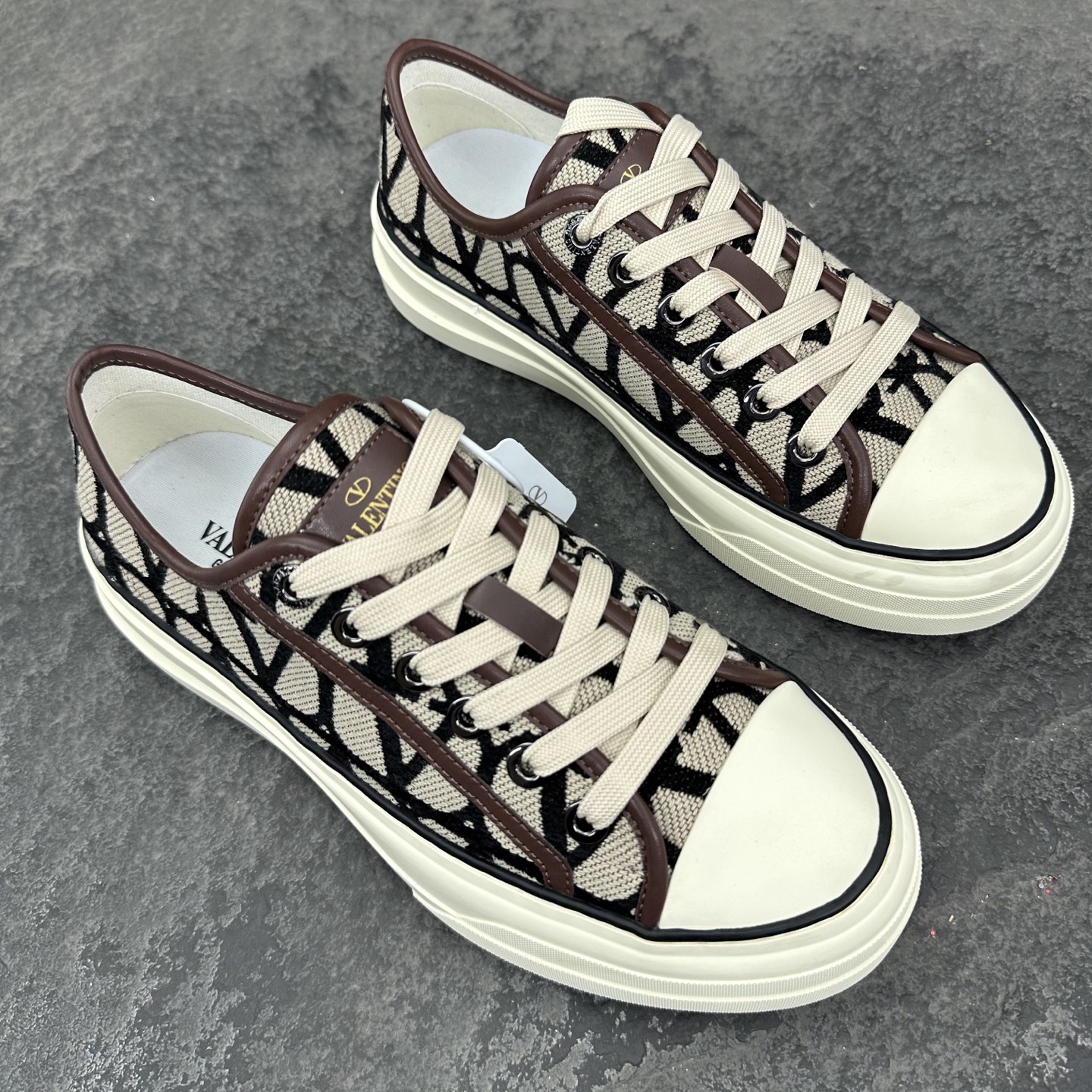 Valentino   2026ss  New Sneaker  Size 36-46