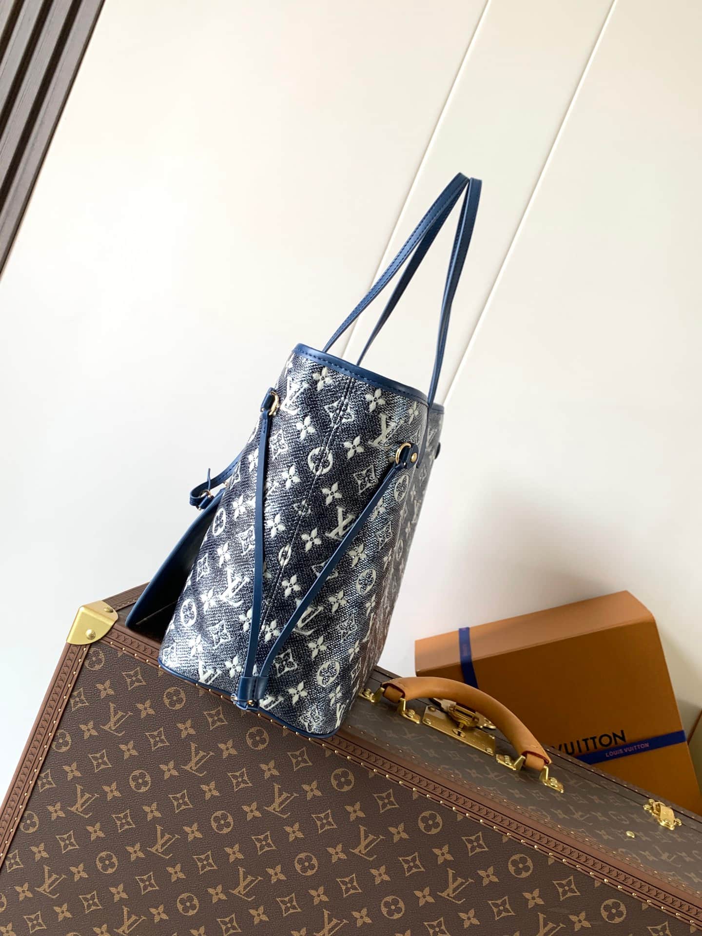 Louis Vuitton Neverfull MM Monoglam Tote Bag Metallic Blue Monogram M22921 High