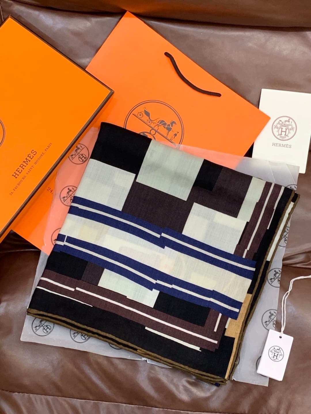 Hermes Camails a Carreaux silk scarf