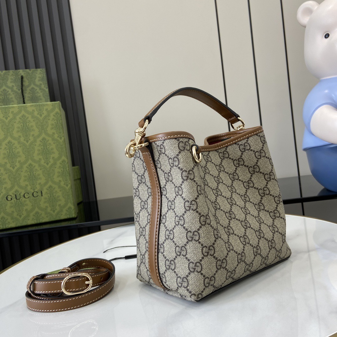 Gucci GG Emblem Women Shoulder Bags Size 20*18*11cm