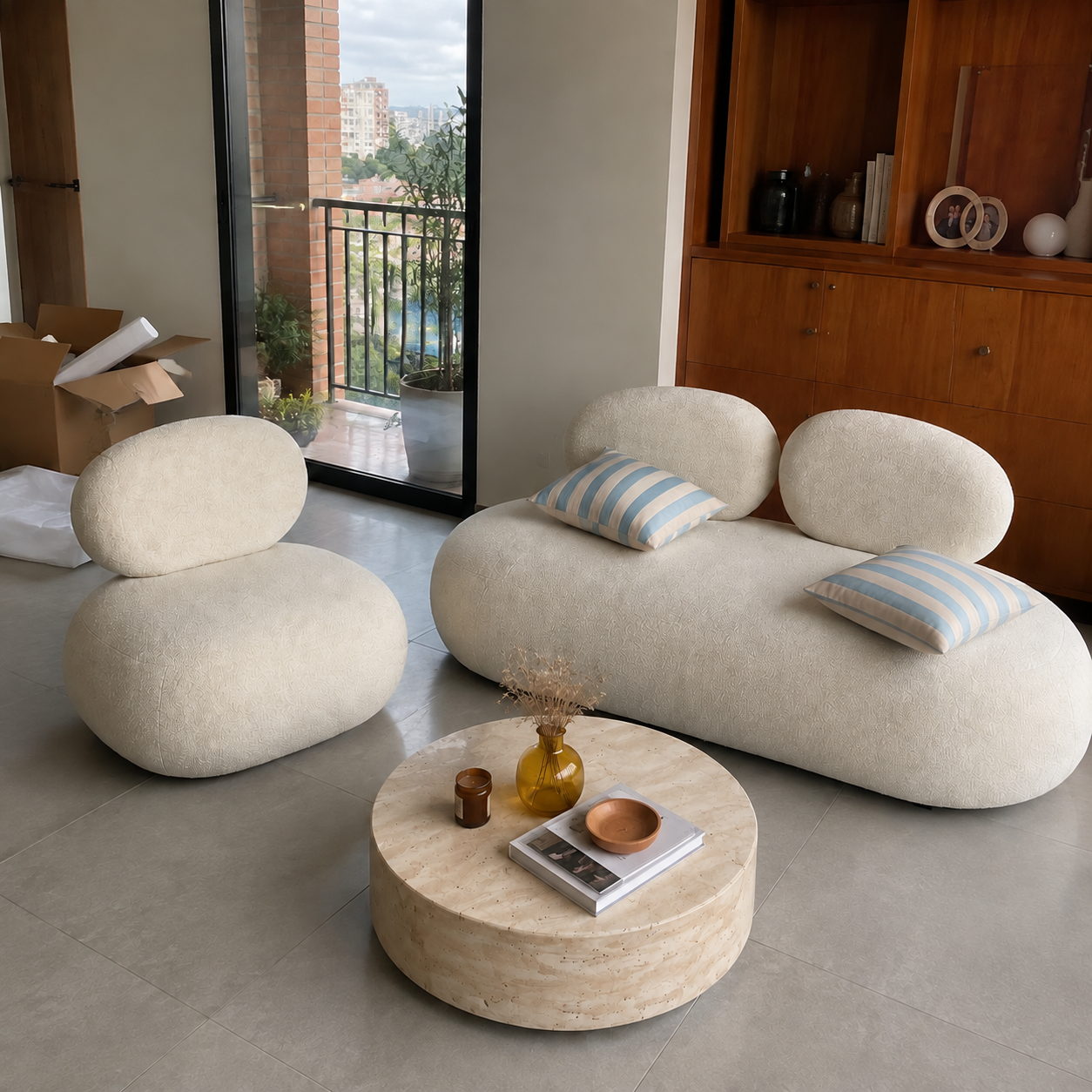 Combina sofá, sillón y mesa — escena ilustrativa IA